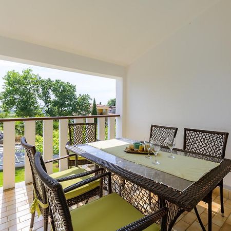 Apartments Tena Пореч Екстер'єр фото