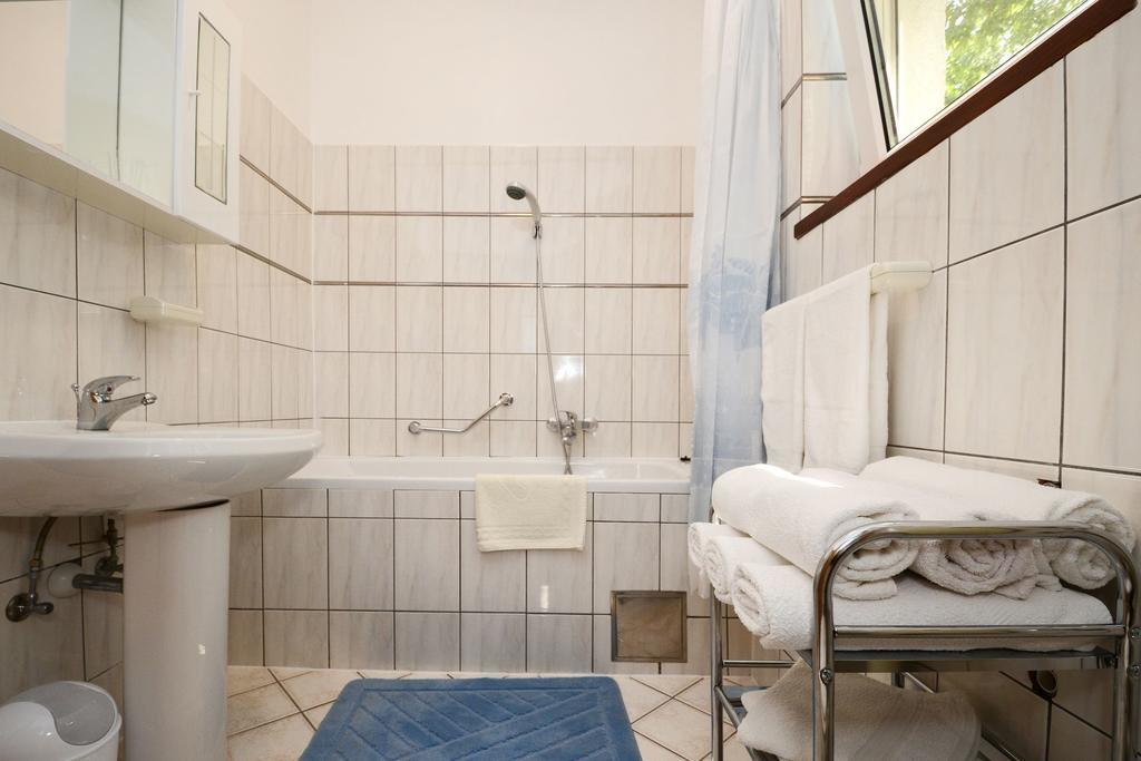 Apartments Tena Пореч Екстер'єр фото