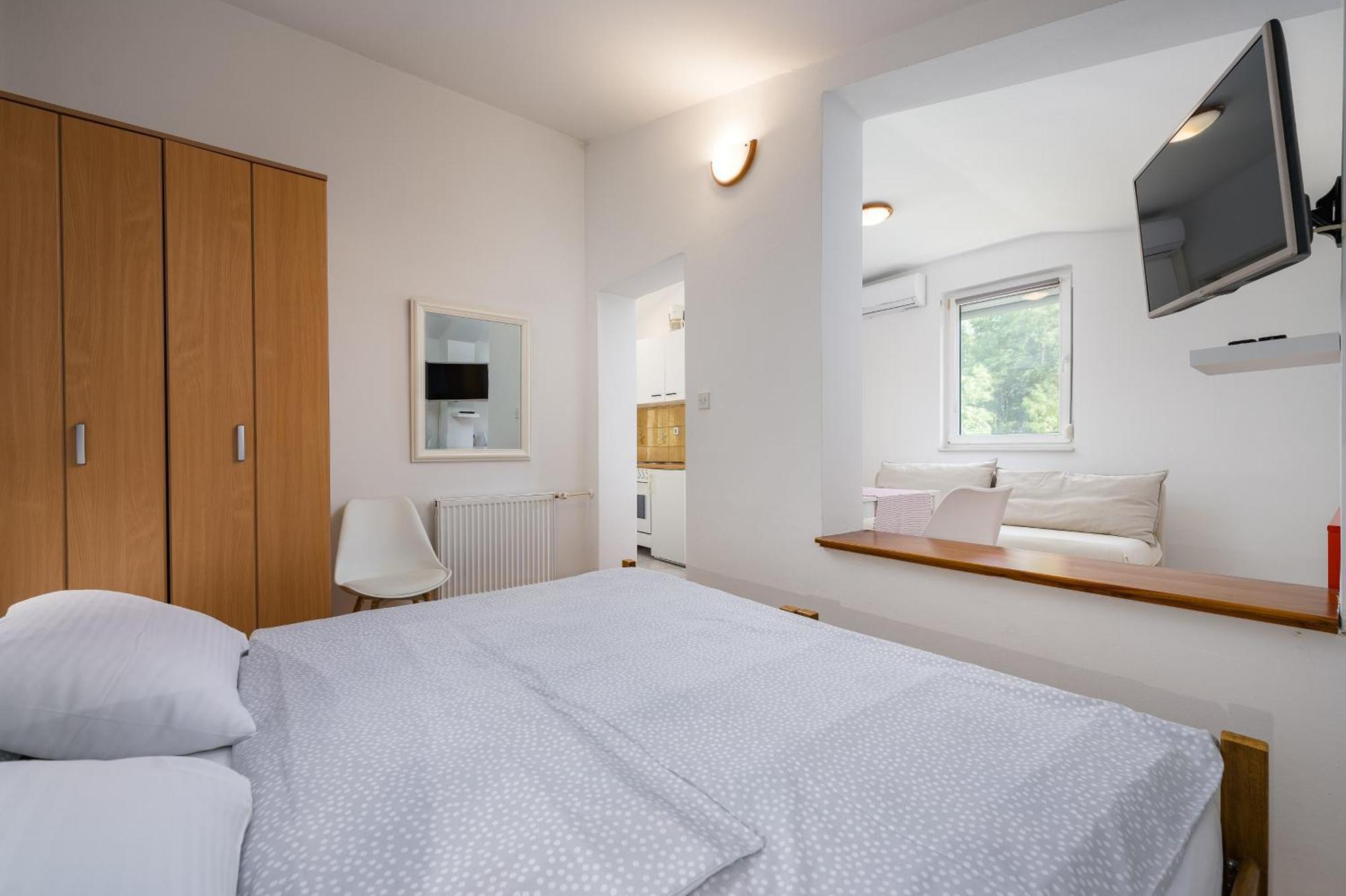 Apartments Tena Пореч Екстер'єр фото