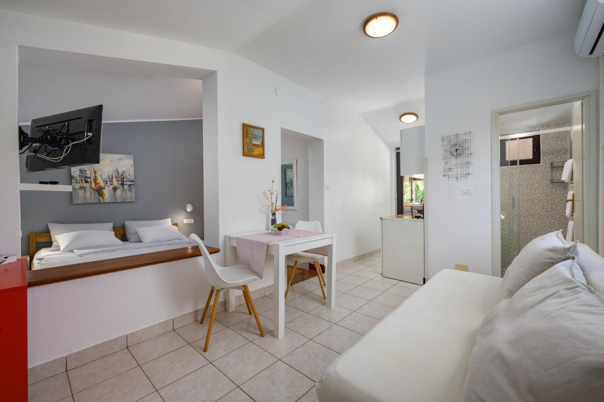 Apartments Tena Пореч Екстер'єр фото