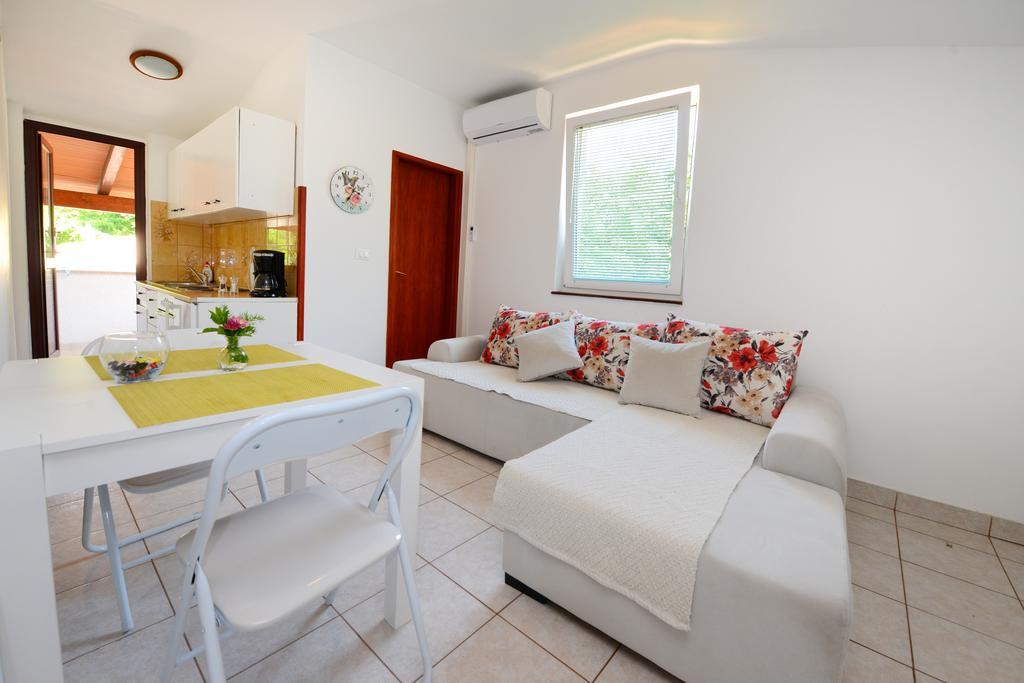 Apartments Tena Пореч Екстер'єр фото
